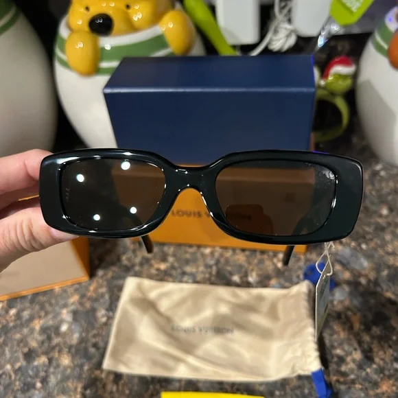 Authentic Louis Vuitton X TM MULTIGRAM Sunglasses NIB pink  display picture 3